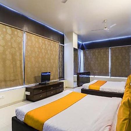 Hotel O Marigold Surat Dış mekan fotoğraf